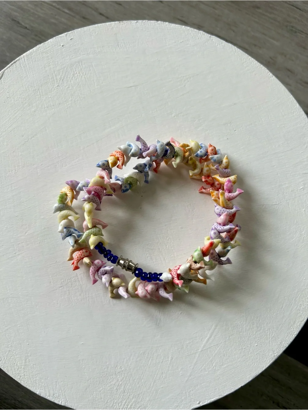 Vintage Y2K 2001 Children's Rainbow Fish Bead Screw-clasp Necklace